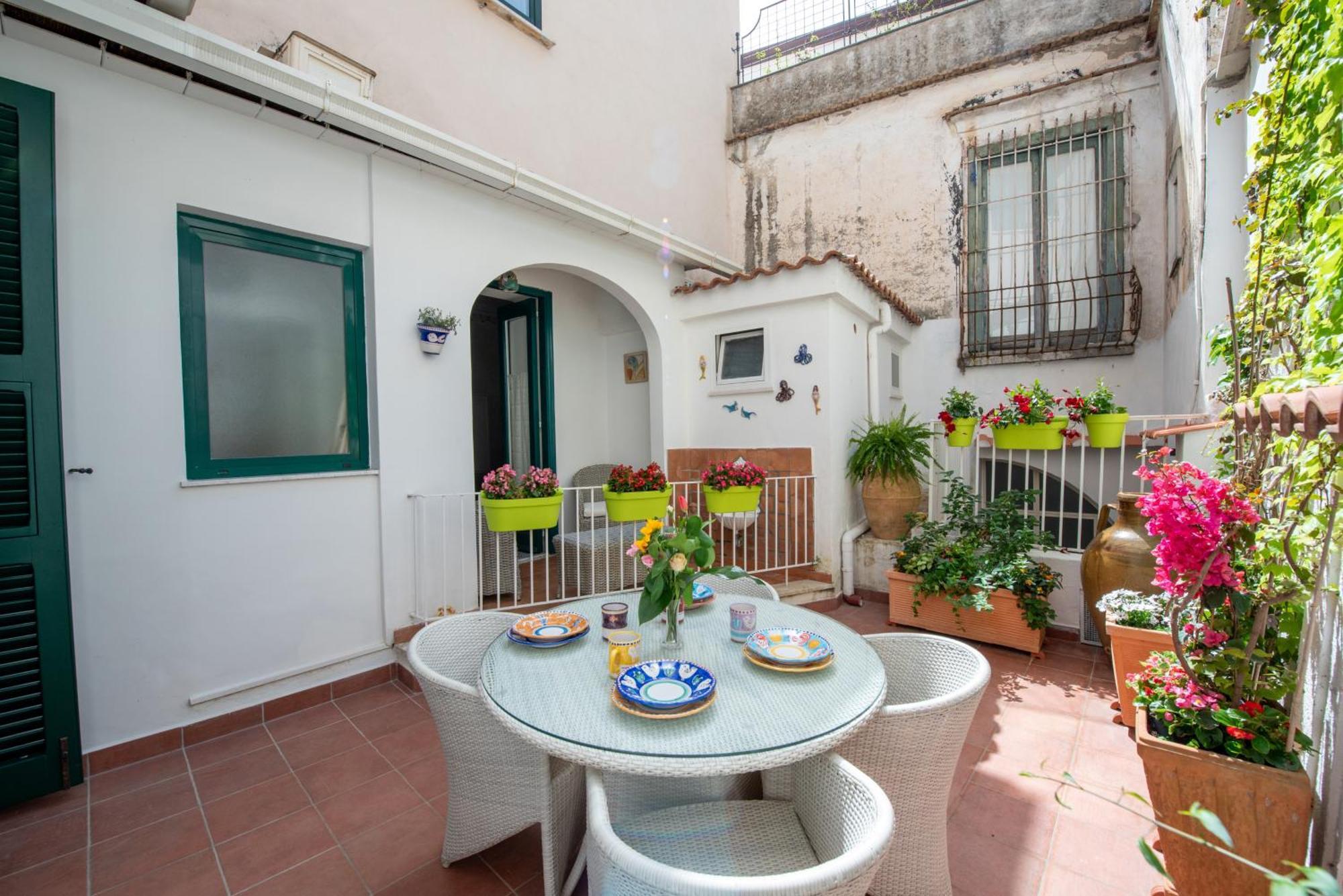 Amalfi Un Po'... Leilighet Eksteriør bilde
