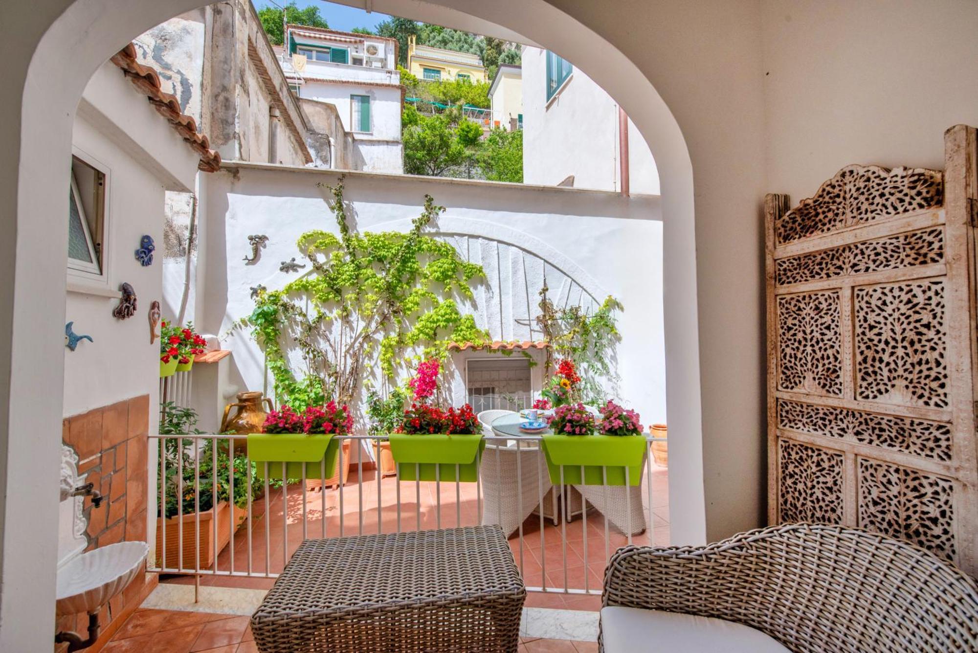 Amalfi Un Po'... Leilighet Eksteriør bilde
